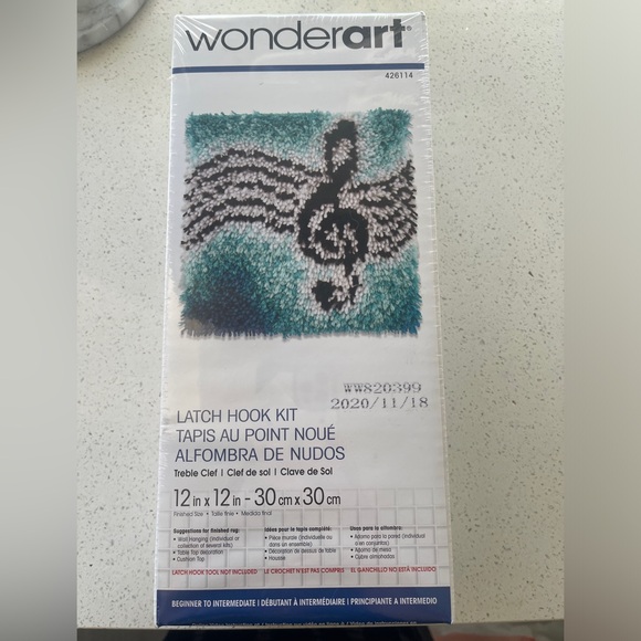 Wonderart Other - WonderArt Latch Hook Kit Treble Clef